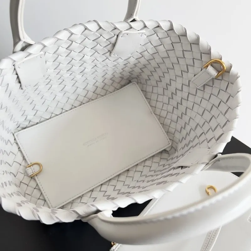 Bottega Veneta White Woven Tote Bag - Image 9