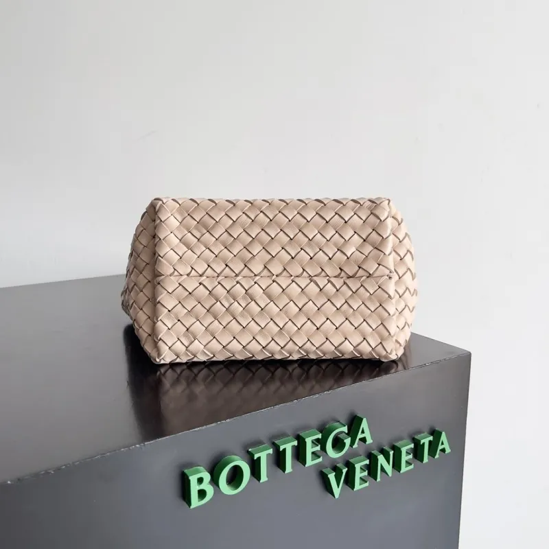 Bottega Veneta Beige Woven Tote Bag - Image 4