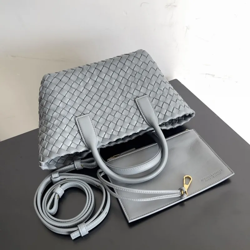 Bottega Veneta Gray Woven Leather Handbag - Image 6