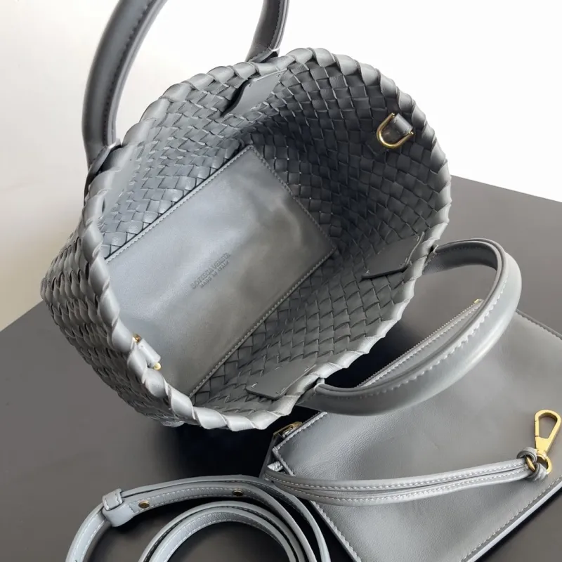 Bottega Veneta Gray Woven Leather Handbag - Image 9