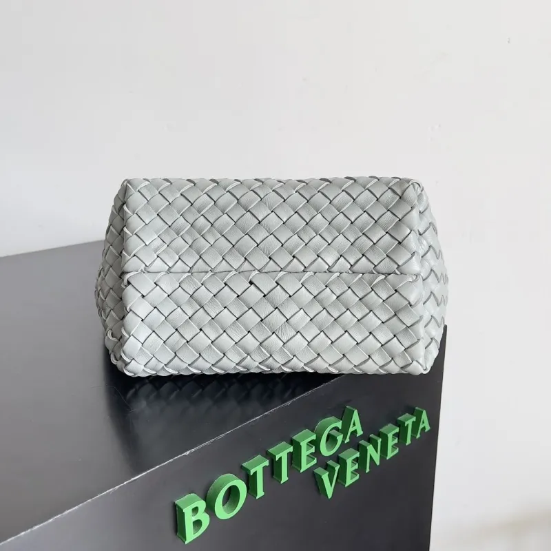 Bottega Veneta Gray Woven Leather Tote Bag - Image 4