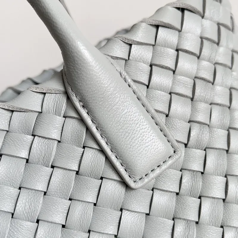 Bottega Veneta Gray Woven Leather Tote Bag - Image 5