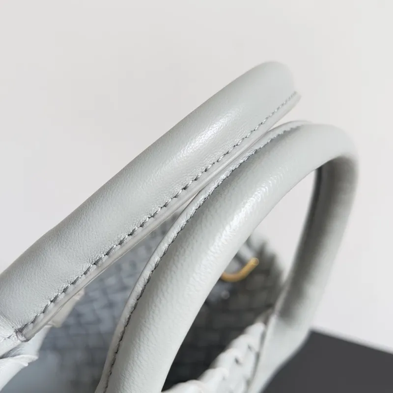Bottega Veneta Gray Woven Leather Tote Bag - Image 6
