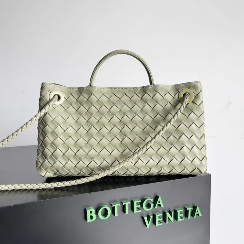 Bottega Veneta Light Green Woven Leather Handbag - Image 3