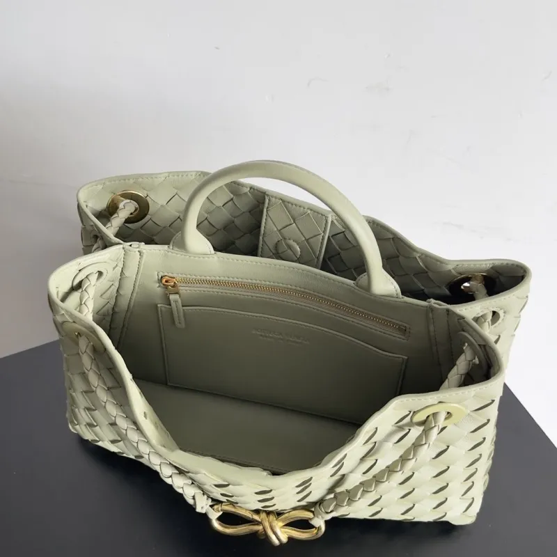Bottega Veneta Light Green Woven Leather Handbag - Image 9