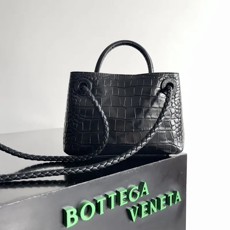 Bottega Veneta Black Croc Embossed Tote Bag 81 - Image 3