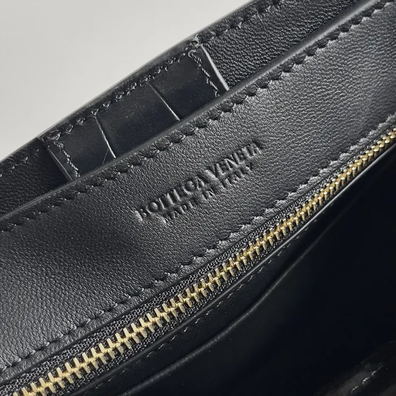 Bottega Veneta Black Croc Embossed Tote Bag 81 - Image 9
