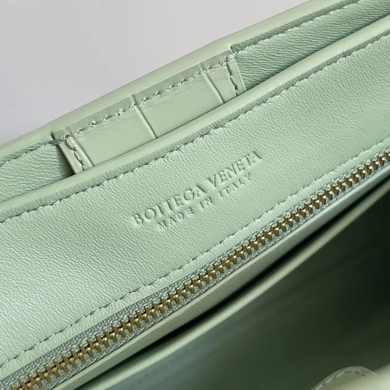 Bottega Veneta Light Green Croc Embossed Handbag 83 - Image 8