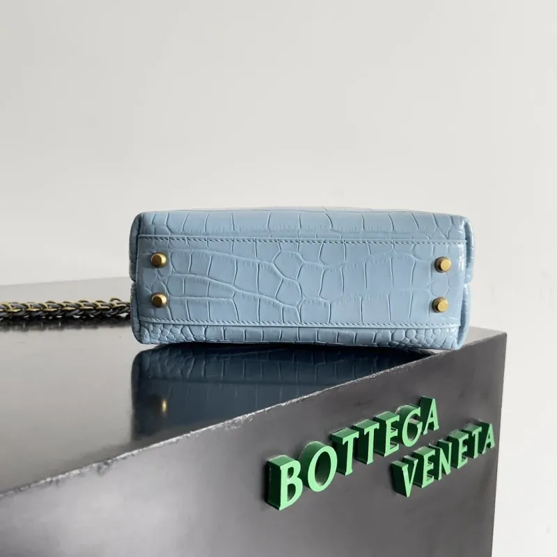 Bottega Veneta Light Blue Crocodile Embossed Chain Handbag - Image 4