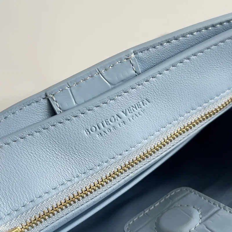 Bottega Veneta Light Blue Crocodile Embossed Chain Handbag - Image 8