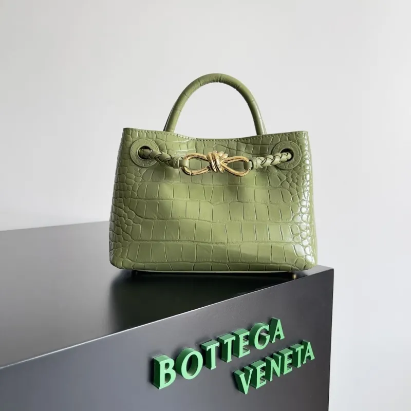Bottega Veneta Green Croc Embossed Tote Bag 87