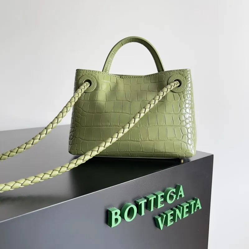 Bottega Veneta Green Croc Embossed Tote Bag 87 - Image 3