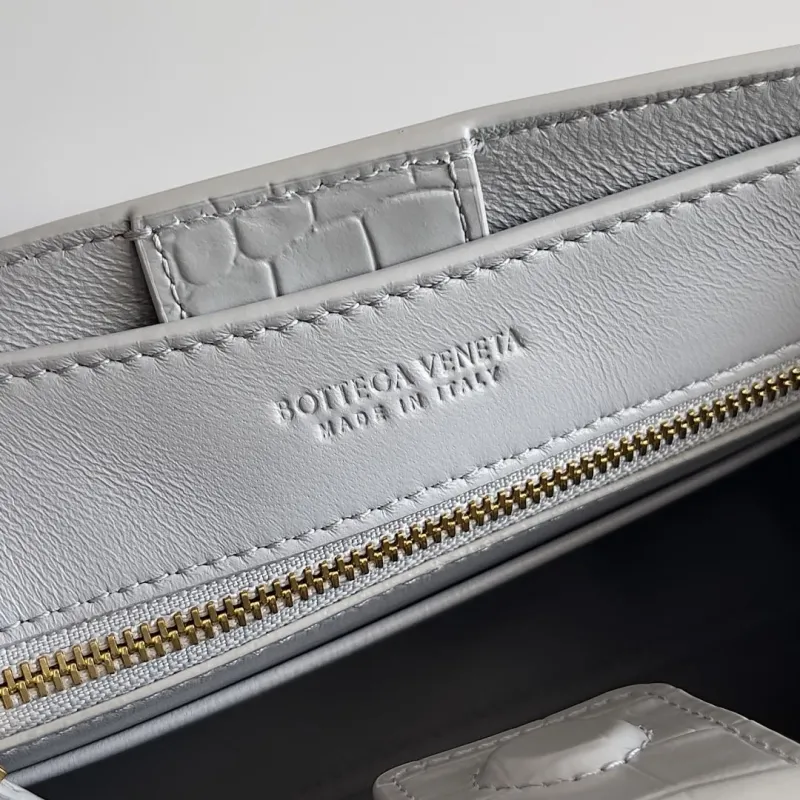 Bottega Veneta Gray Croc Embossed Leather Handbag - Image 7
