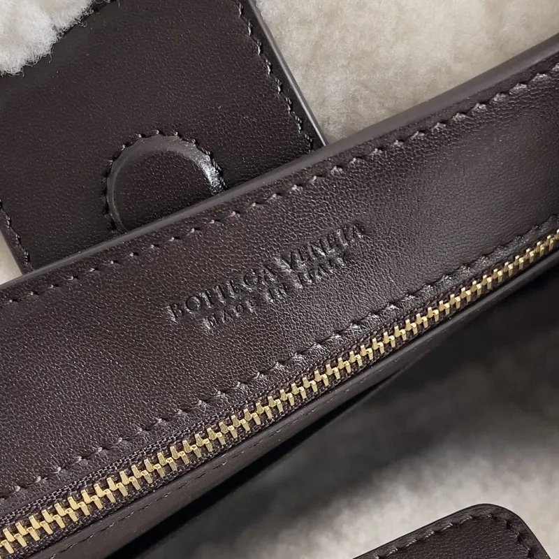 Bottega Veneta Dark Brown Shearling Trim Leather Tote Bag - Image 8