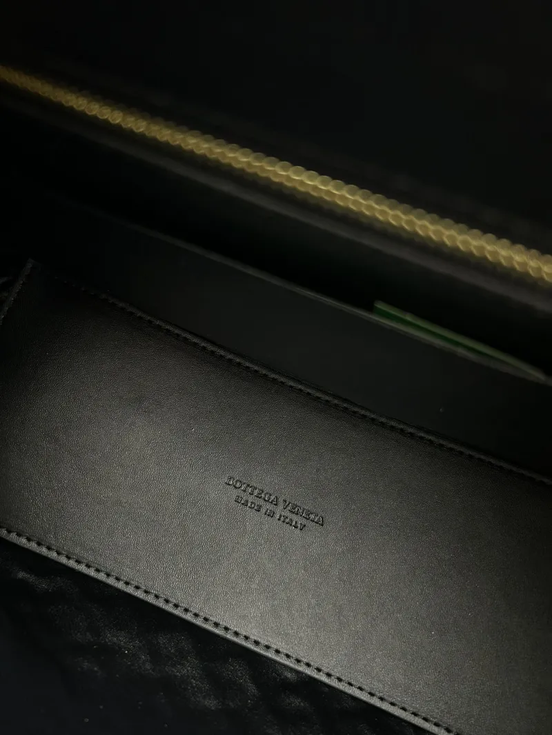 Alternative view of BV Shopping Bags-100