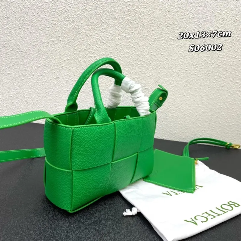 Bottega Veneta Green Small Tote Bag S06002 - Image 3
