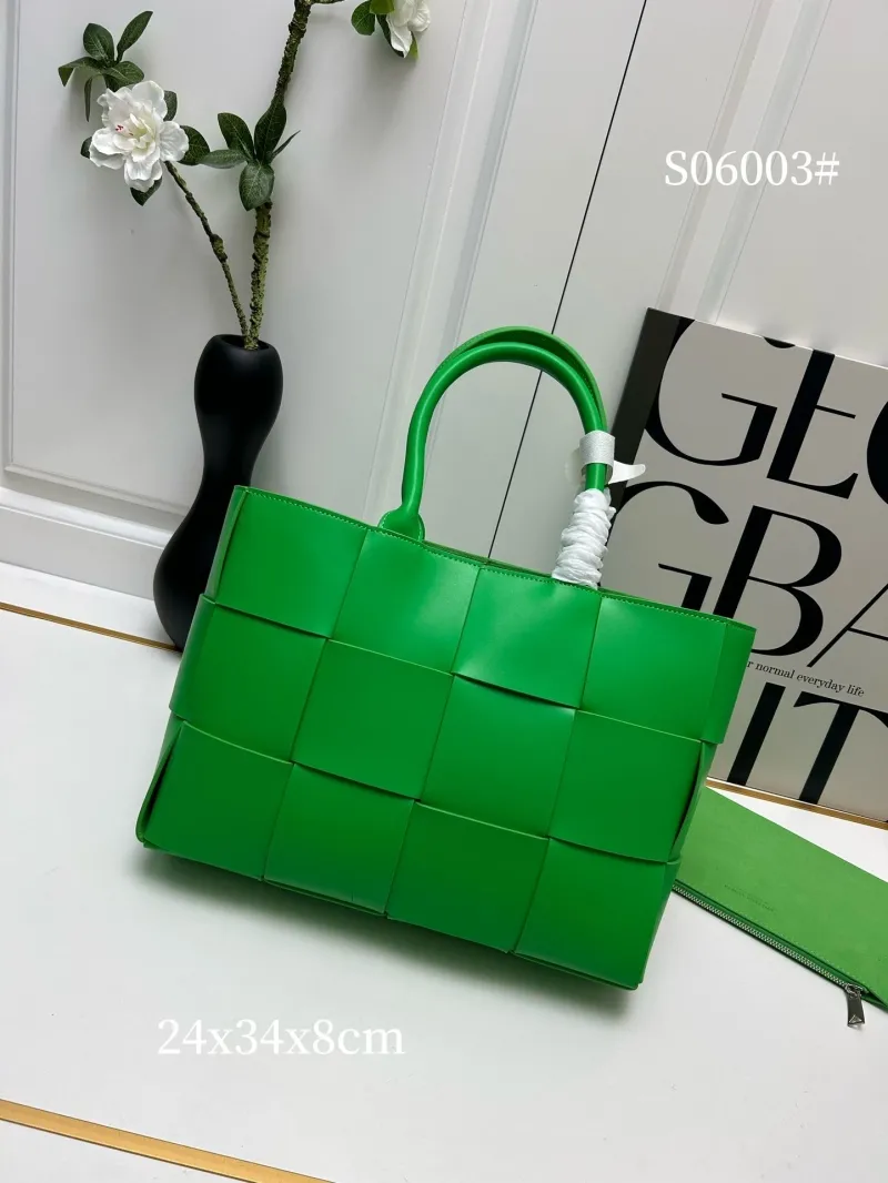 Alternative view of BV Shopping Bags-113
