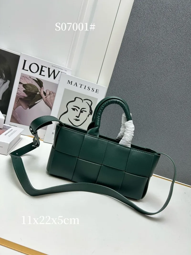 Alternative view of BV Shopping Bags-116