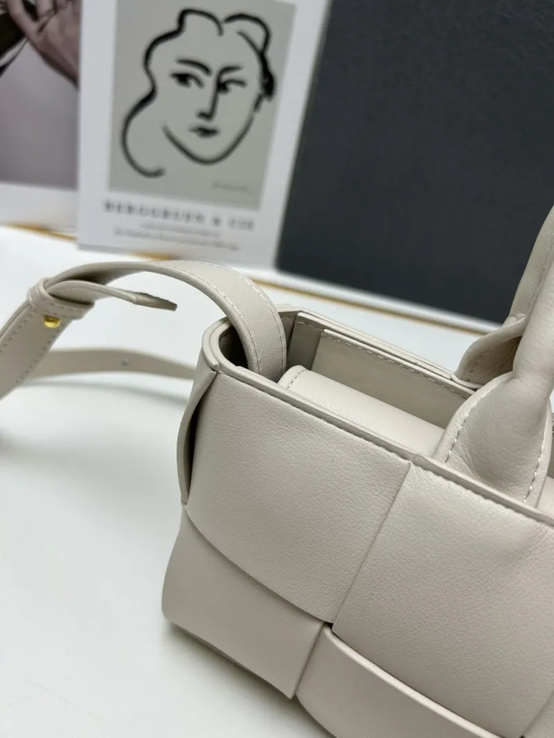 BV Cream Woven Crossbody Tote Bag S07001 - Image 6