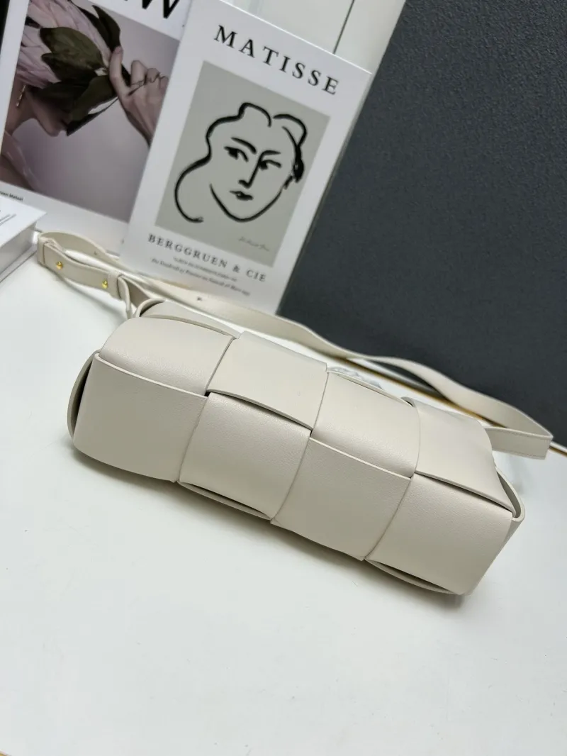 BV Cream Woven Crossbody Tote Bag S07001 - Image 7
