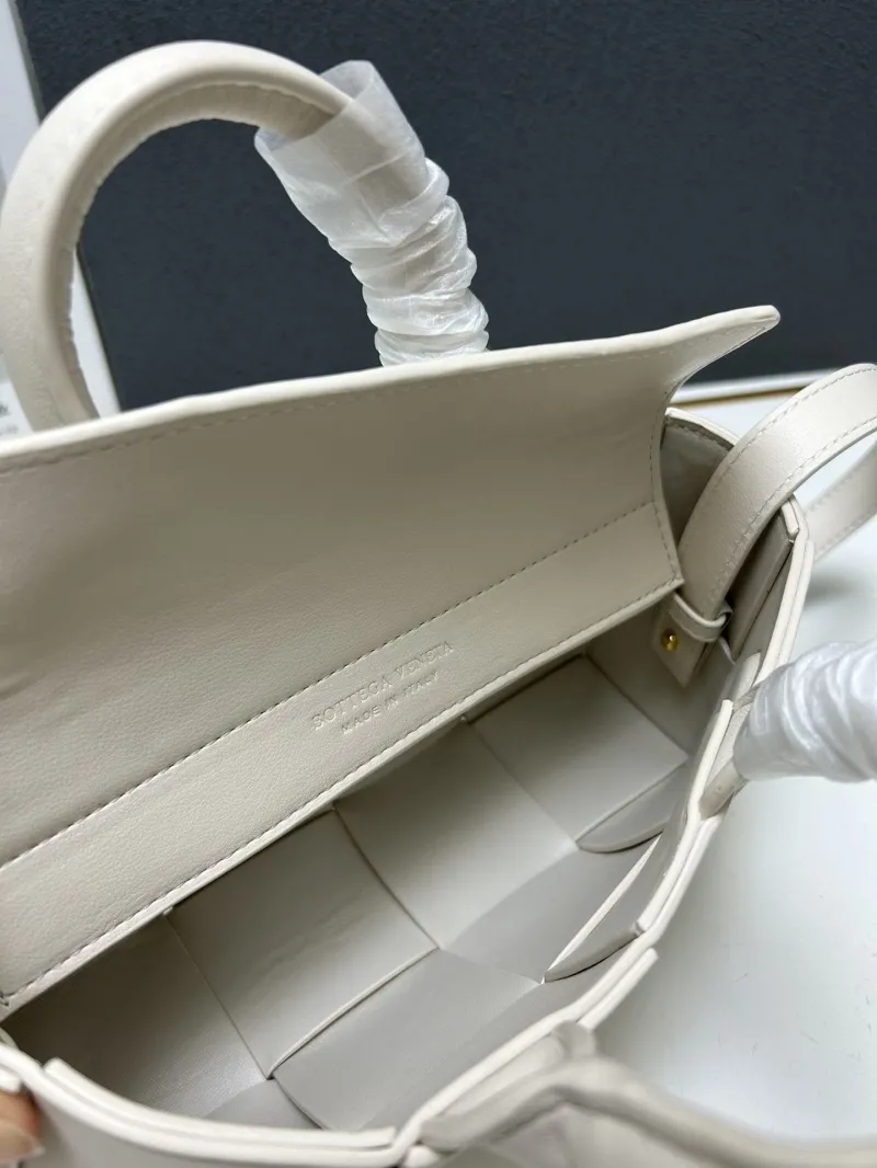 BV Cream Woven Crossbody Tote Bag S07001 - Image 9