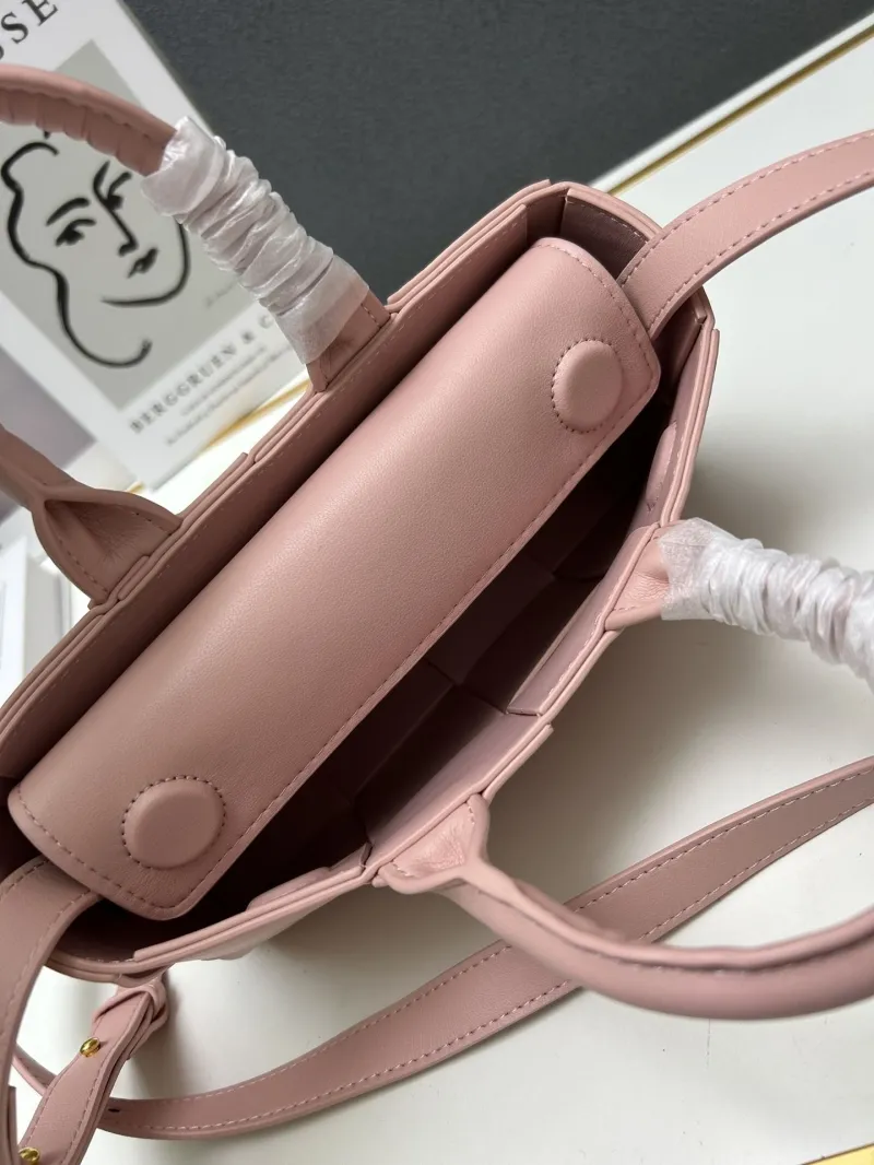 BV Pink Woven Crossbody Handbag S07001 - Image 8