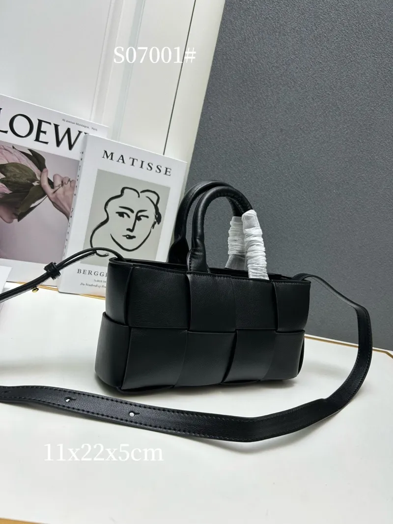 Alternative view of BV Shopping Bags-120
