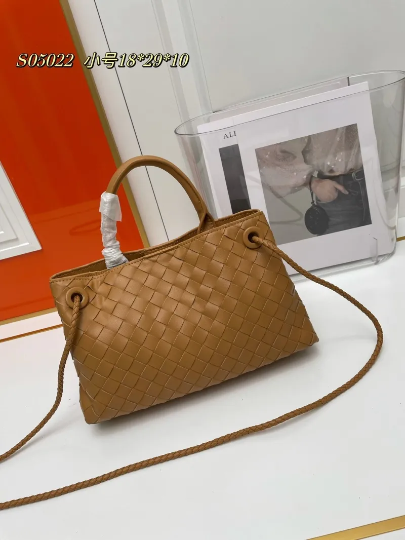 Alternative view of BV Shopping Bags-134