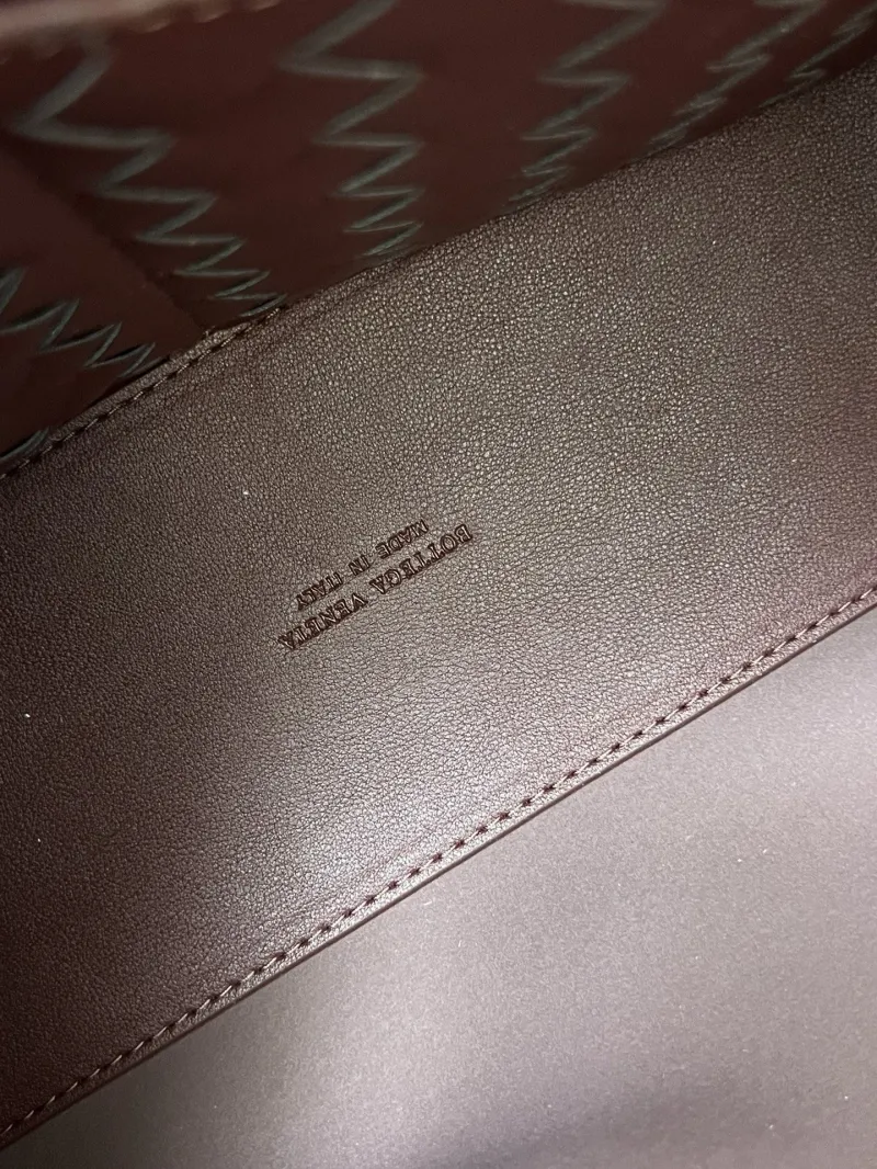 Alternative view of BV Shopping Bags-150