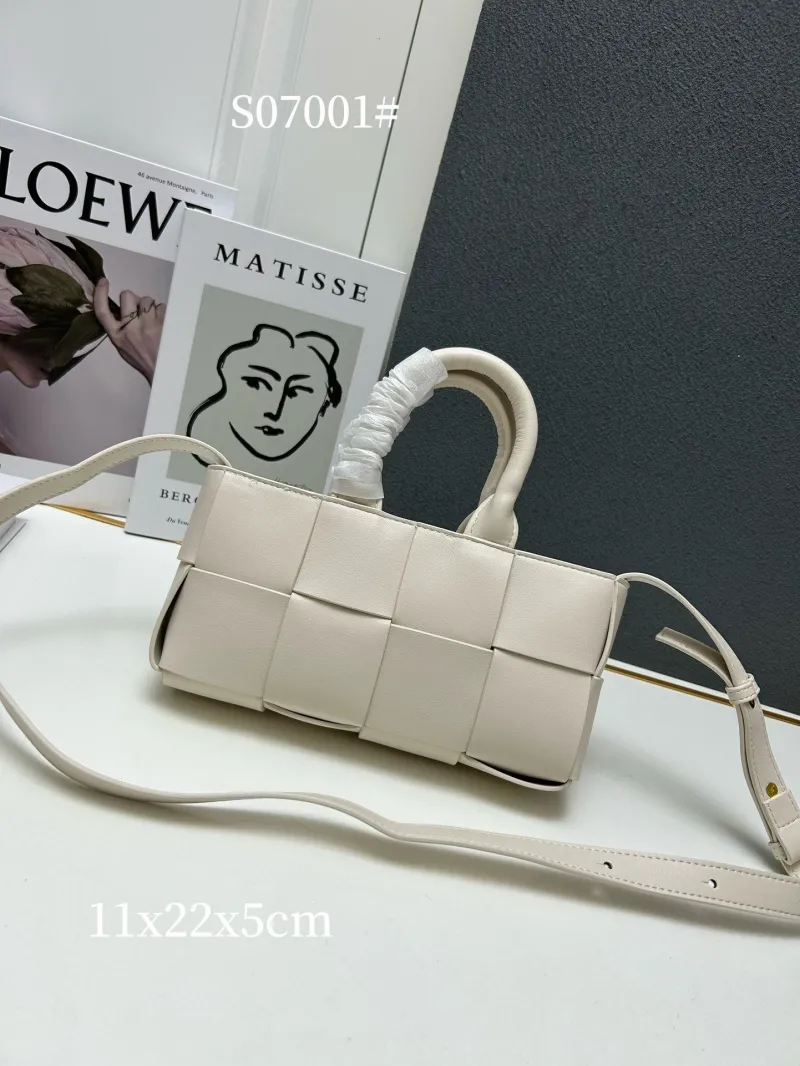 Alternative view of BV Shopping Bags-154