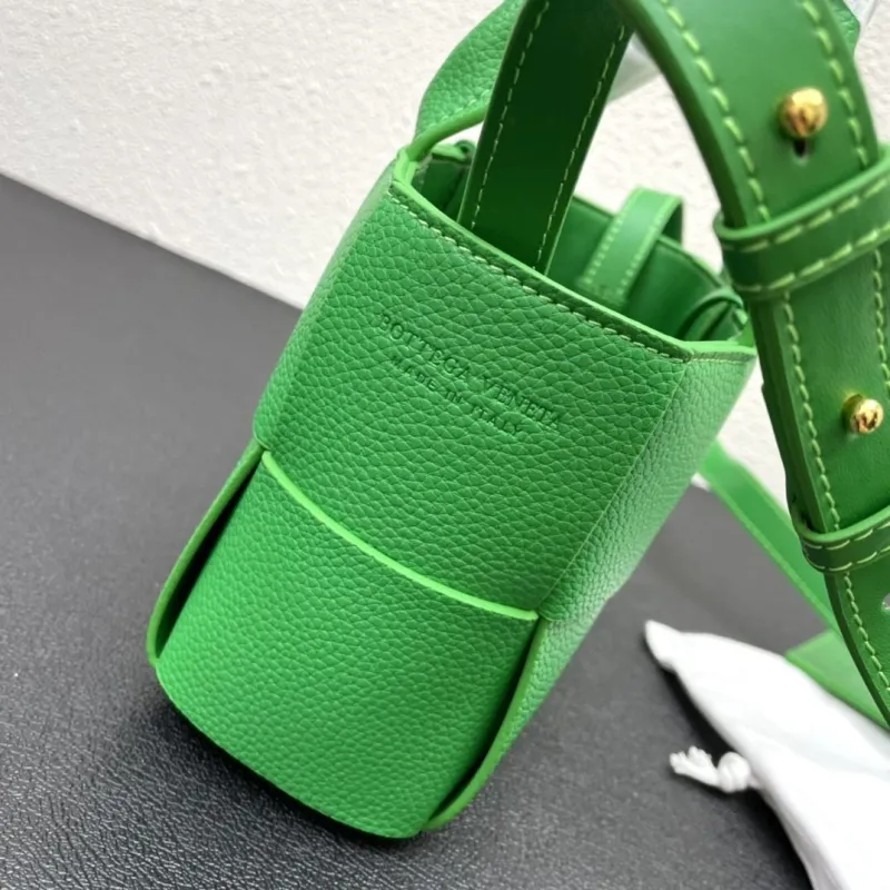 Bottega Veneta Green Mini Tote Bag S06002 20x13x7cm - Image 6
