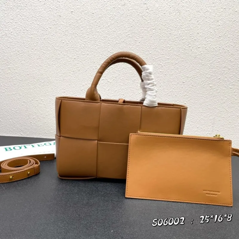 Bottega Veneta Brown Leather Tote Bag S06002