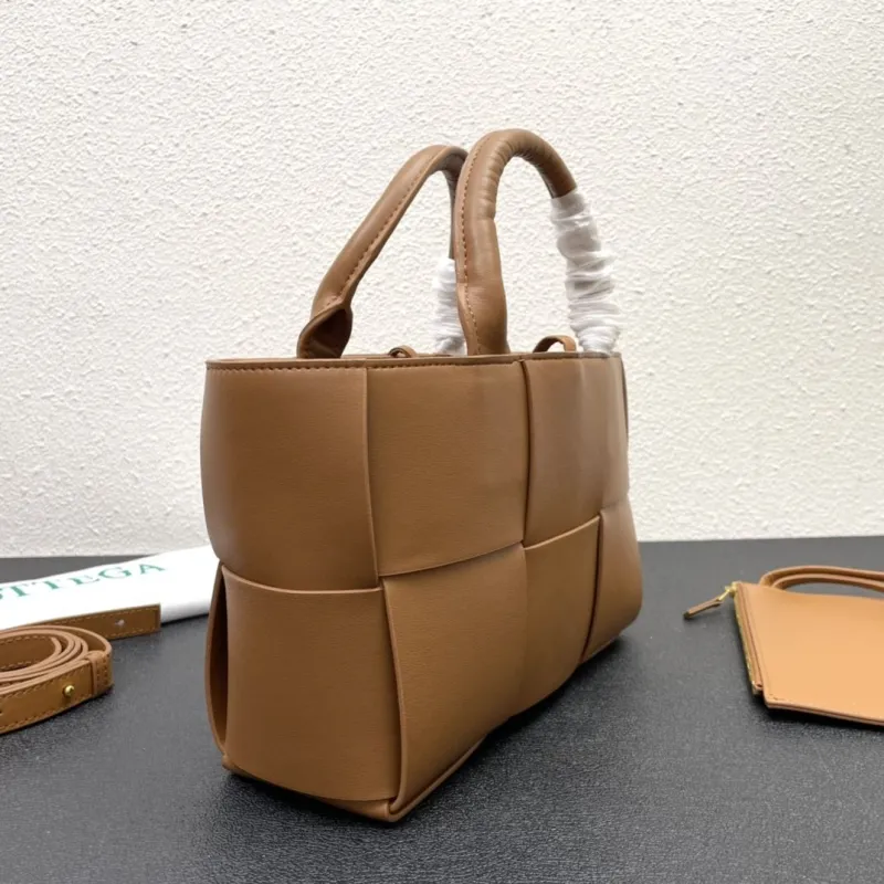 Bottega Veneta Brown Leather Tote Bag S06002 - Image 3