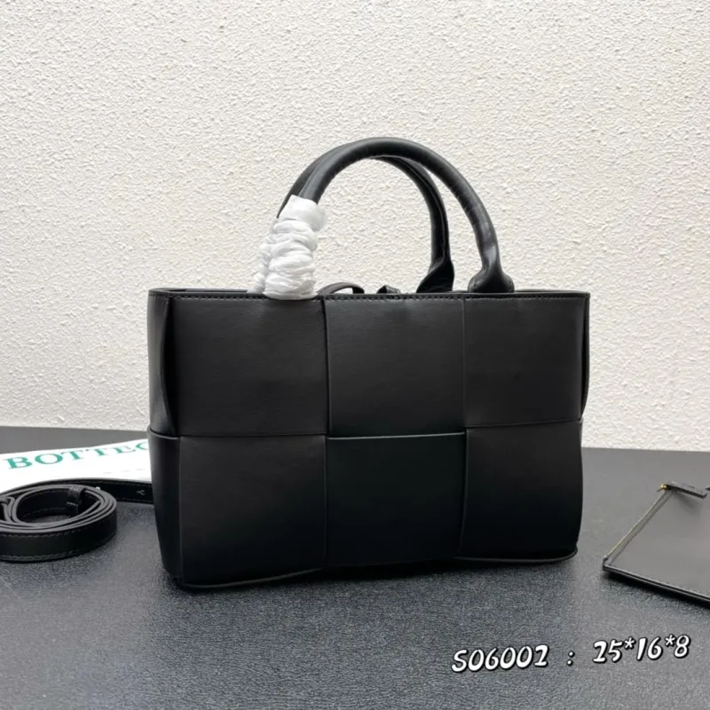 Alternative view of Bottega Black Leather Tote Bag S06002