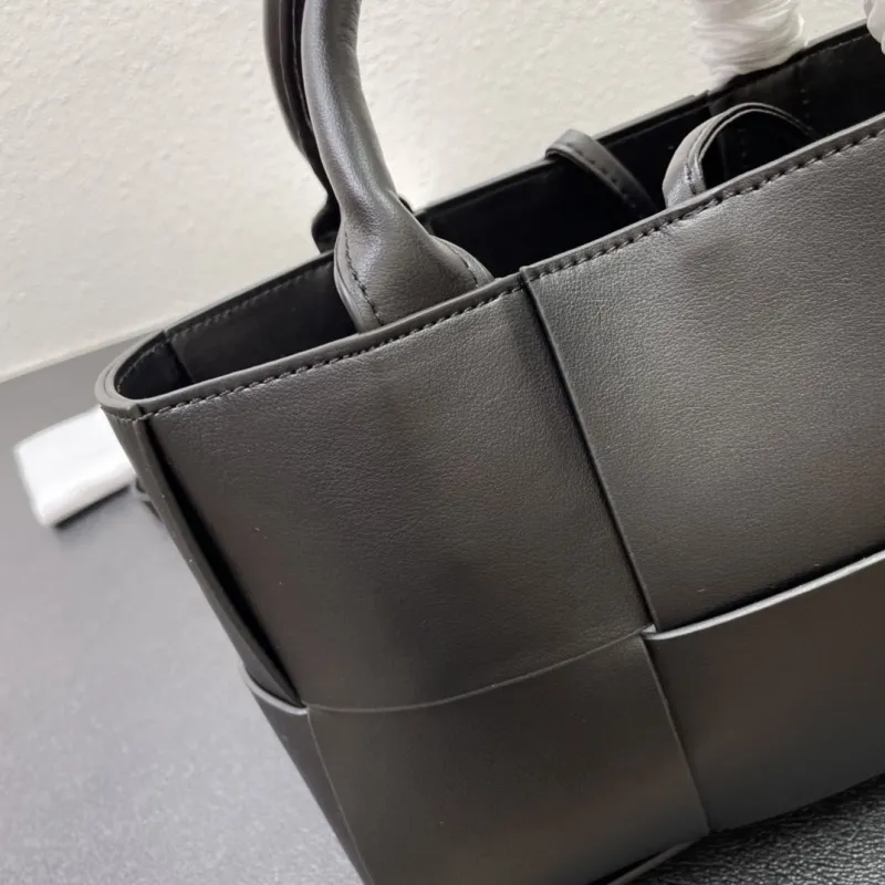 Bottega Black Leather Tote Bag S06002 - Image 5
