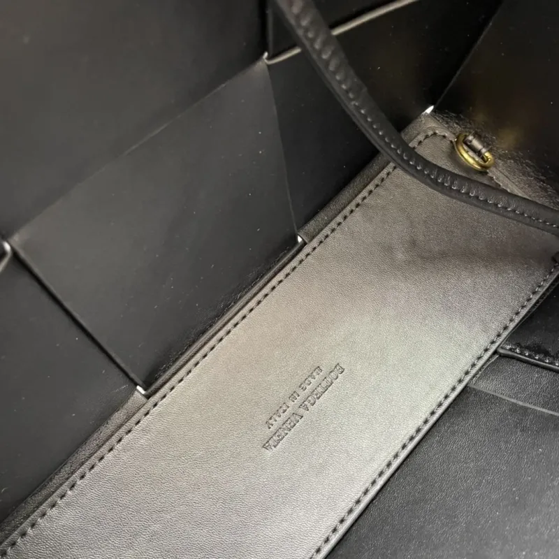 Bottega Black Leather Tote Bag S06002 - Image 9