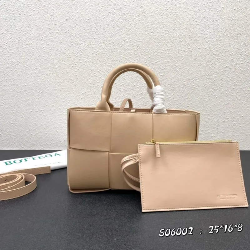 Bottega Veneta Beige Tote Bag S06002