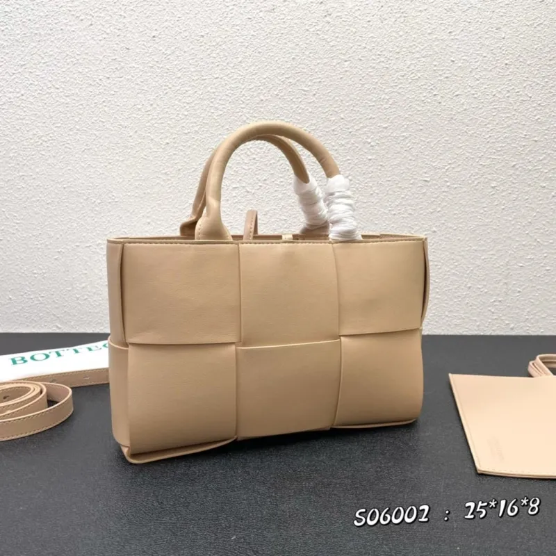 Alternative view of Bottega Veneta Beige Tote Bag S06002