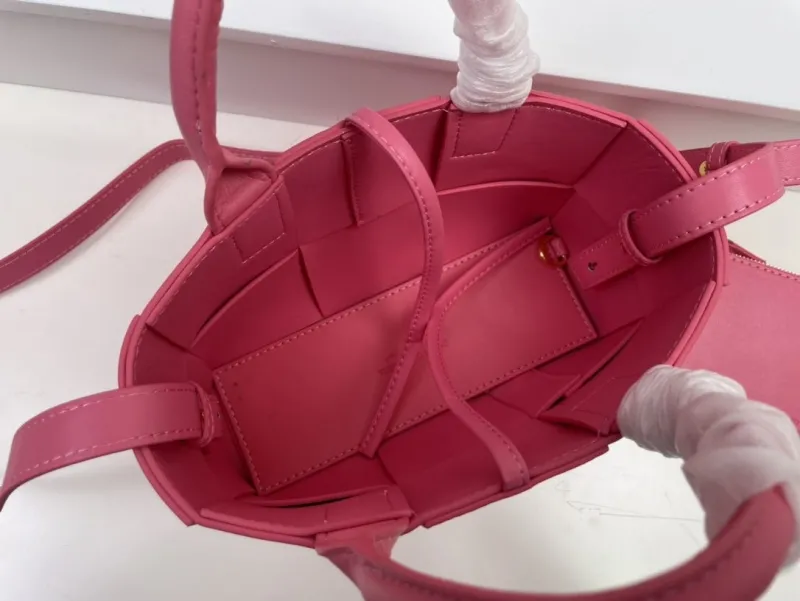 BV Pink Tote Bag with Pouch 6002 25cm - Image 9