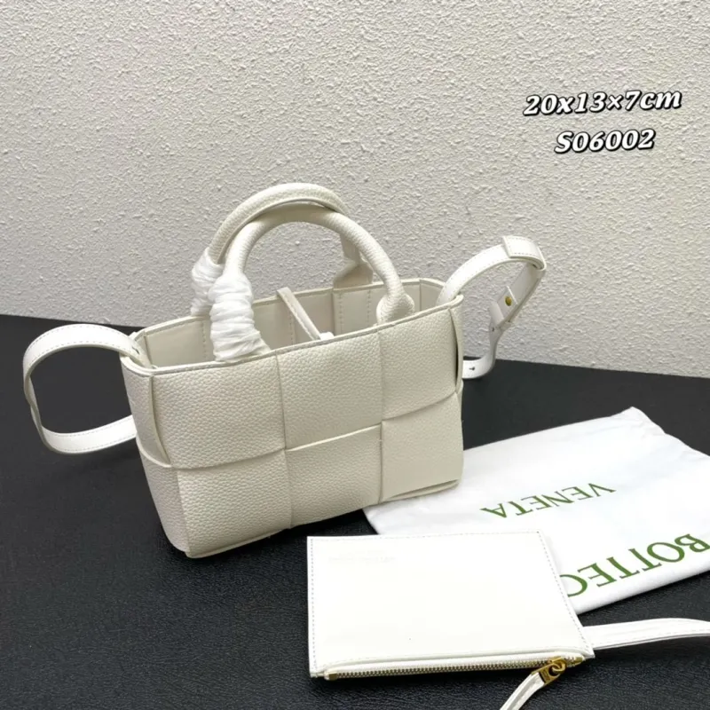 Bottega Veneta White Mini Tote Bag S06002 - Image 3