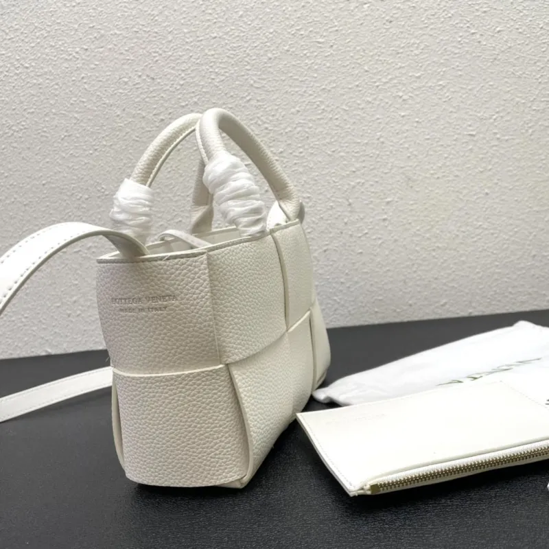 Bottega Veneta White Mini Tote Bag S06002 - Image 4