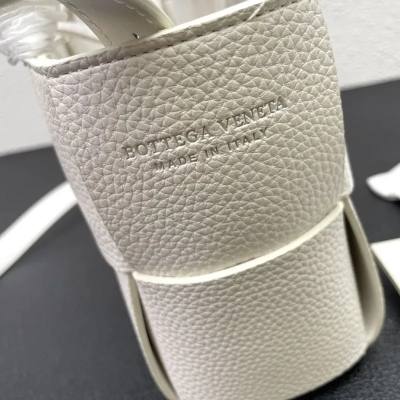 Bottega Veneta White Mini Tote Bag S06002 - Image 6