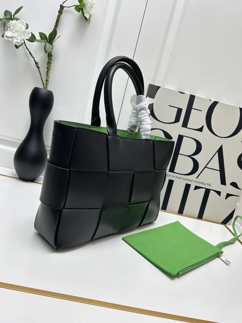 BV S06003 Black Woven Leather Tote Bag with Pouch - Image 3