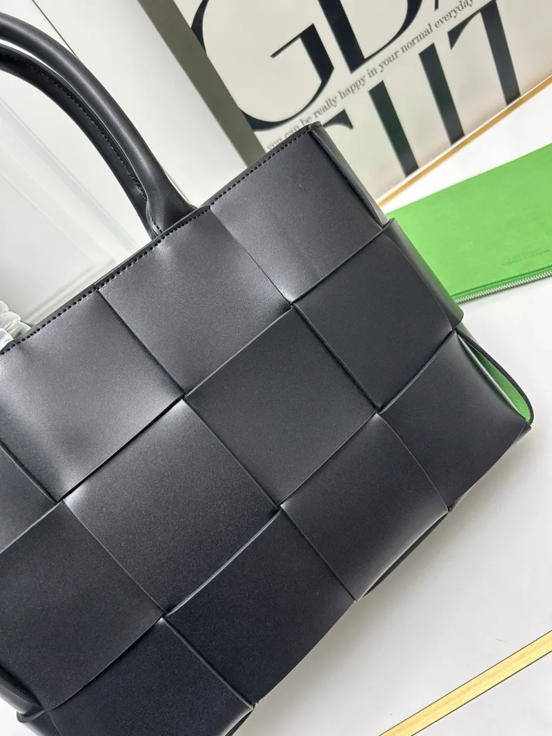 BV S06003 Black Woven Leather Tote Bag with Pouch - Image 4