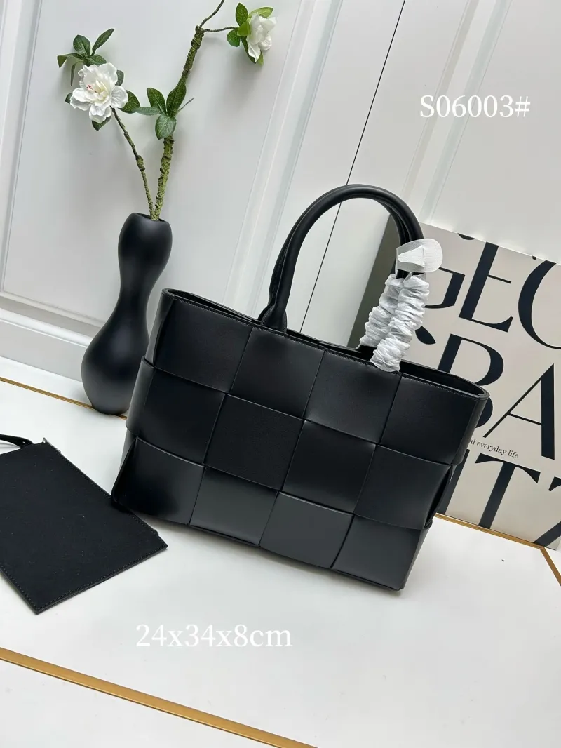 BV Black Woven Shopping Tote Bag S06003
