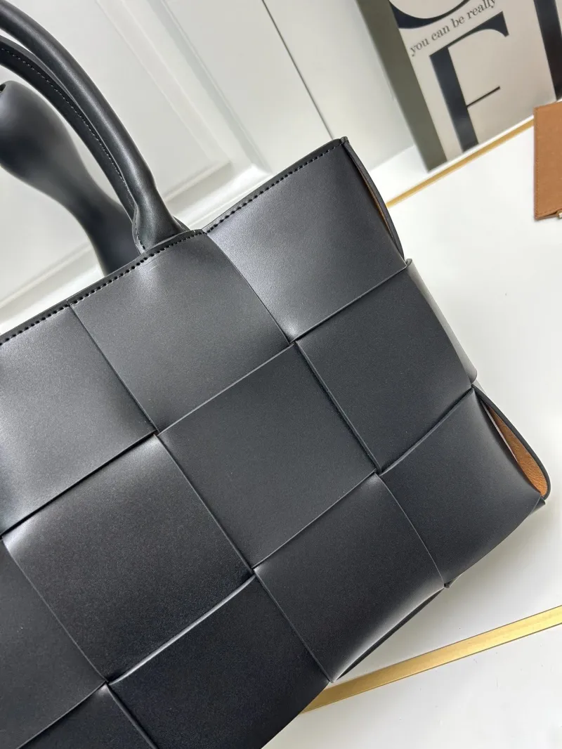 BV Black Woven Leather Tote Bag S06003 24x34x8cm - Image 4