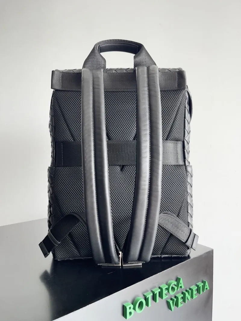 Bottega Veneta Black Woven Leather Backpack - Image 3