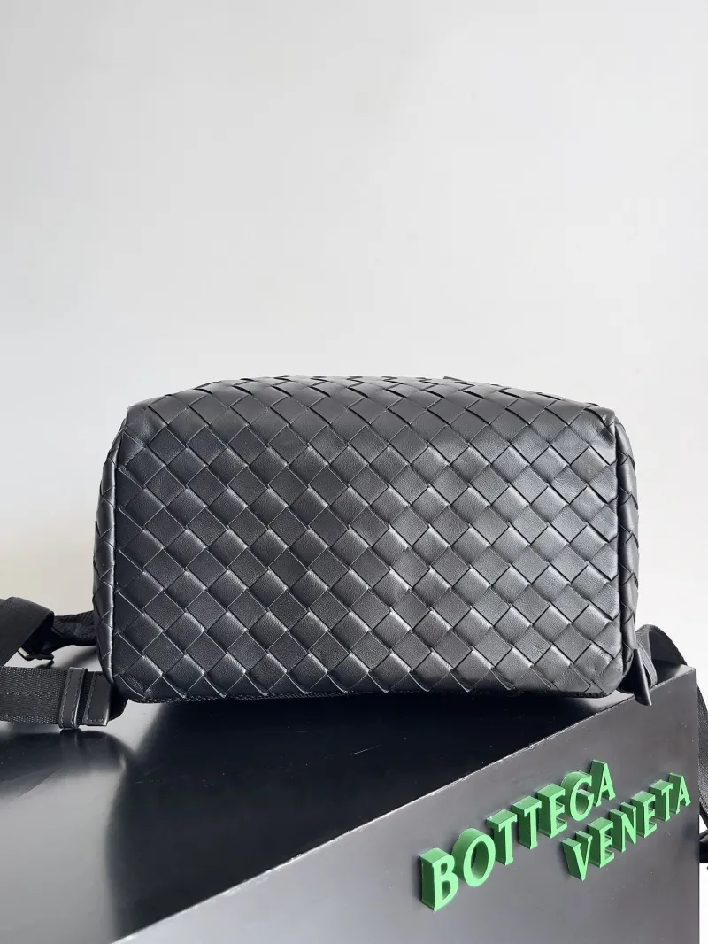 Bottega Veneta Black Woven Leather Backpack - Image 4