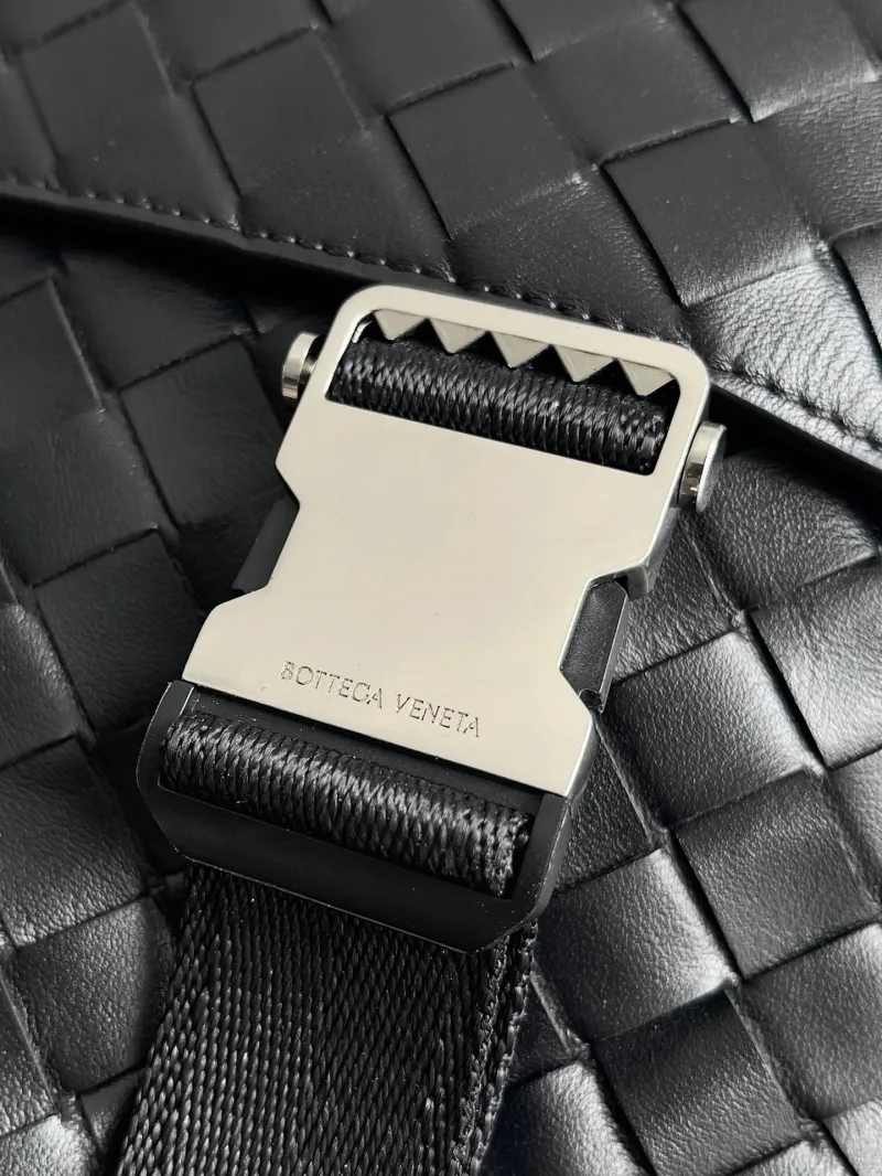 Bottega Veneta Black Woven Leather Backpack - Image 8