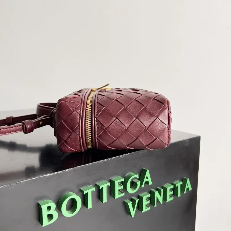 Alternative view of BV Cosmetic Bags-6